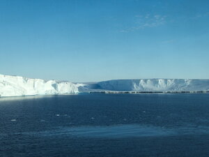Good excuse to explore the creeks (which are alcoves of quiet coast resulting from the ice flows off the continent)